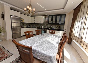 اطلالة على شاطئ كليوباترا - دوبلكس واسعة 3 غرف - في مركز مدينة الانيا 