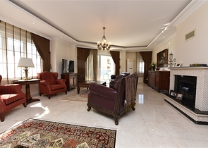 اطلالة على شاطئ كليوباترا - دوبلكس واسعة 3 غرف - في مركز مدينة الانيا 