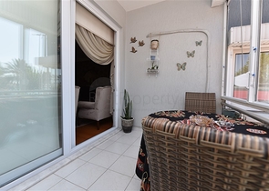 اول صف على البحر - اطلالة مباشرة - شقة مفروشة 3 غرف- في مركز الانيا 