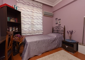 اول صف على البحر - اطلالة مباشرة - شقة مفروشة 3 غرف- في مركز الانيا 