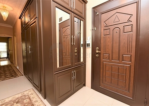 اول صف على البحر - اطلالة مباشرة - شقة مفروشة 3 غرف- في مركز الانيا 