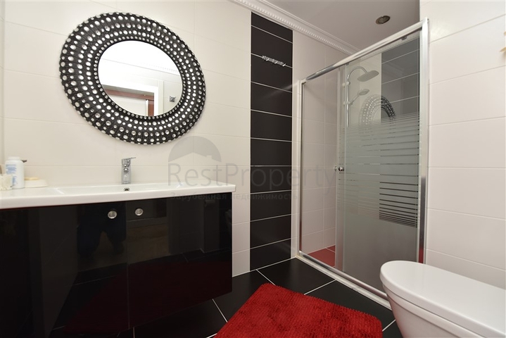 على البحر مباشرة - شقق غرفتين وصالة - ضمن مجمع حديث - كاستل / الانيا 