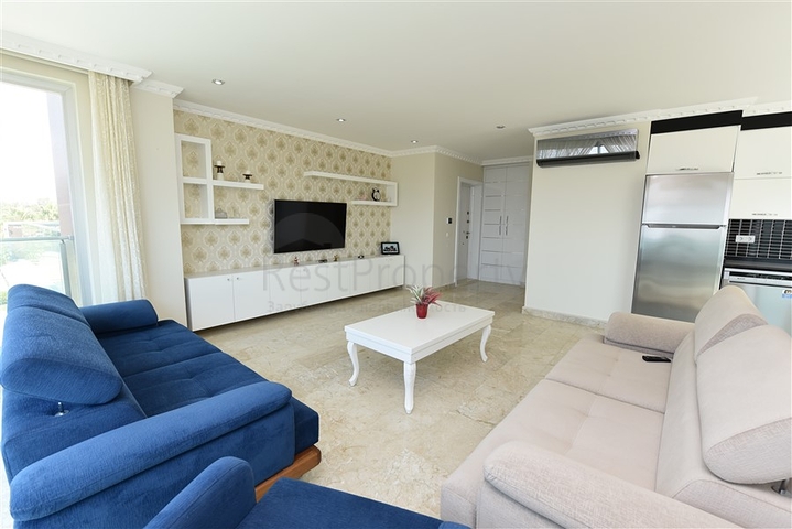 على البحر مباشرة - شقق غرفتين وصالة - ضمن مجمع حديث - كاستل / الانيا 