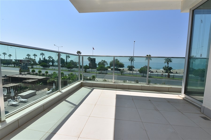 على البحر مباشرة - شقق غرفتين وصالة - ضمن مجمع حديث - كاستل / الانيا 