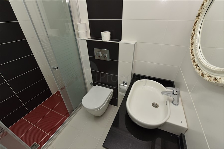 على البحر مباشرة - شقق غرفتين وصالة - ضمن مجمع حديث - كاستل / الانيا 