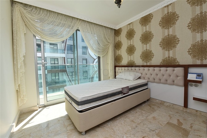 على البحر مباشرة - شقق غرفتين وصالة - ضمن مجمع حديث - كاستل / الانيا 