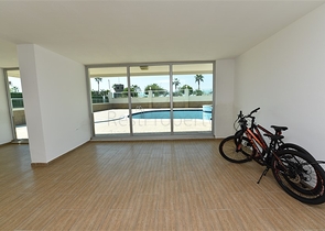 على البحر مباشرة - شقق غرفتين وصالة - ضمن مجمع حديث - كاستل / الانيا 