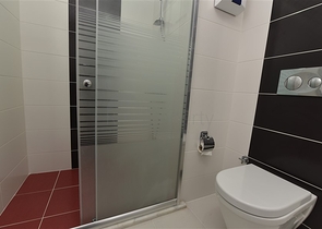 على البحر مباشرة - شقق غرفتين وصالة - ضمن مجمع حديث - كاستل / الانيا 