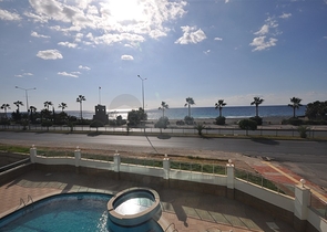 على البحر مباشرة - شقق غرفتين وصالة - ضمن مجمع حديث - كاستل / الانيا 