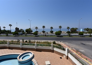 على البحر مباشرة - شقق غرفتين وصالة - ضمن مجمع حديث - كاستل / الانيا 