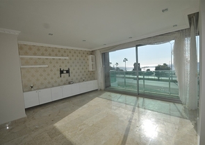 على البحر مباشرة - شقق غرفتين وصالة - ضمن مجمع حديث - كاستل / الانيا 