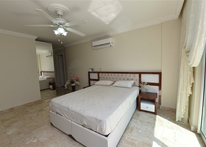 على البحر مباشرة - شقق غرفتين وصالة - ضمن مجمع حديث - كاستل / الانيا 