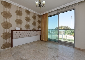 على البحر مباشرة - شقق غرفتين وصالة - ضمن مجمع حديث - كاستل / الانيا 