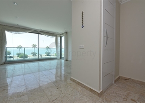 على البحر مباشرة - شقق غرفتين وصالة - ضمن مجمع حديث - كاستل / الانيا 