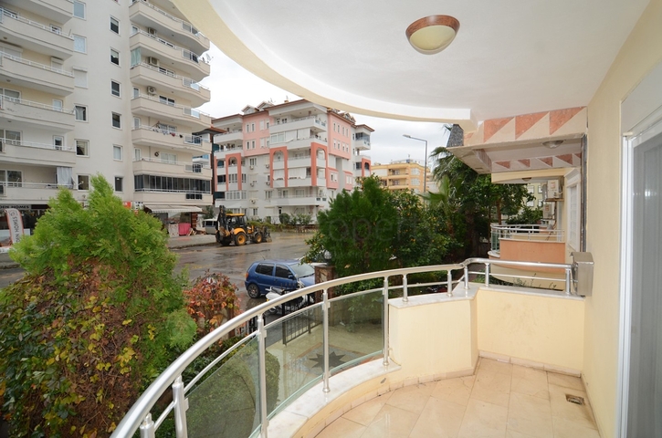 سعر منافس - شقة 2 غرفة وصالة -اثاث جديد - في مهموتلار / الانيا