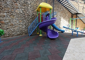 ضمن مجمع يضم خدمات - شقة مفروشة 1+1 - في منطقة توسمور المركزية / الانيا 