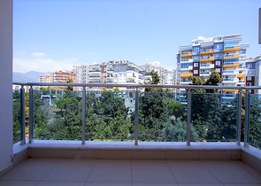 ضمن مجمع يضم خدمات - شقة مفروشة 1+1 - في منطقة توسمور المركزية / الانيا 