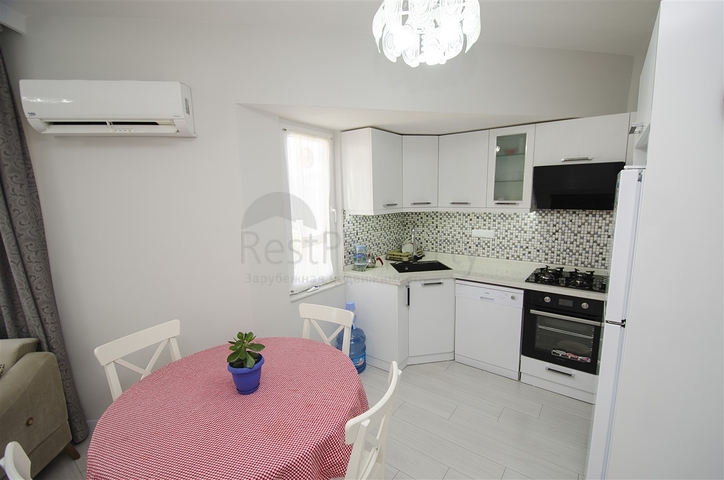 شقة 2 + 1 مع أثاث 5 دقائق سيرا على الأقدام إلى البحر في أنطاليا