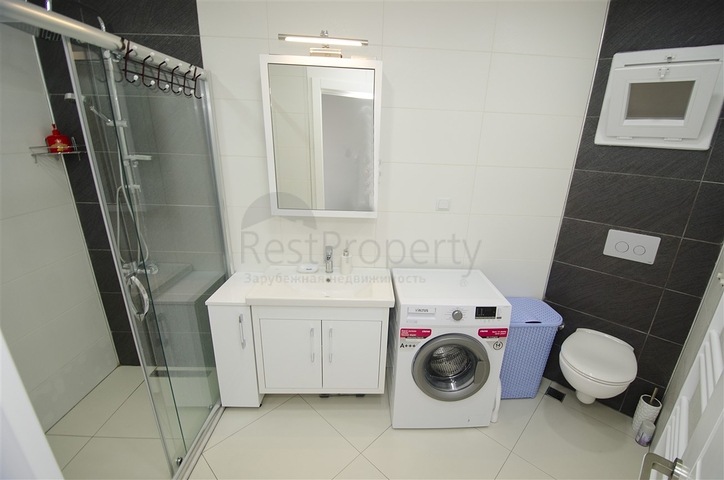 شقة 2 + 1 مع أثاث 5 دقائق سيرا على الأقدام إلى البحر في أنطاليا