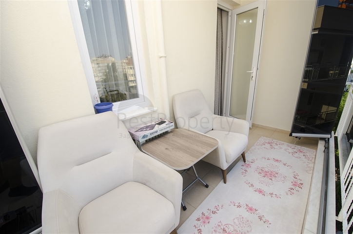 شقة 2 + 1 مع أثاث 5 دقائق سيرا على الأقدام إلى البحر في أنطاليا