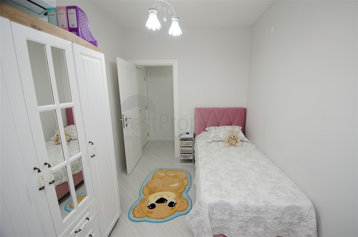 شقة 2 + 1 مع أثاث 5 دقائق سيرا على الأقدام إلى البحر في أنطاليا