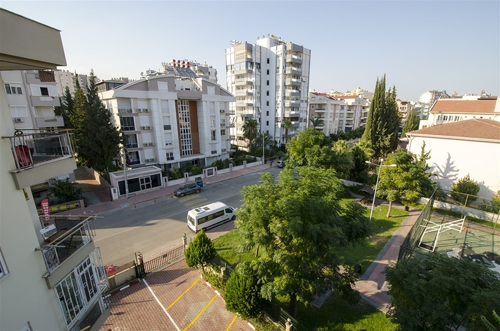 شقة 2 + 1 مع أثاث 5 دقائق سيرا على الأقدام إلى البحر في أنطاليا