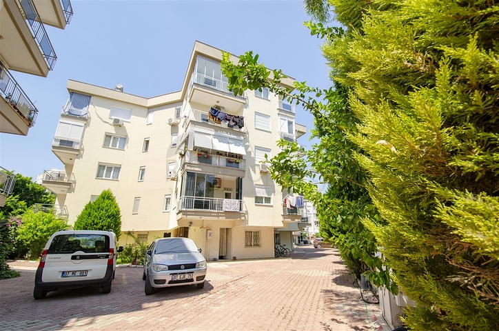 شقة 2 + 1 مع أثاث 5 دقائق سيرا على الأقدام إلى البحر في أنطاليا