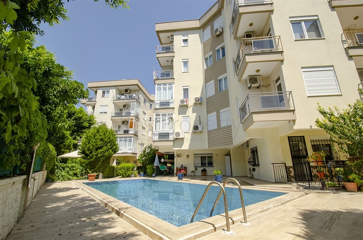 شقة 2 + 1 مع أثاث 5 دقائق سيرا على الأقدام إلى البحر في أنطاليا