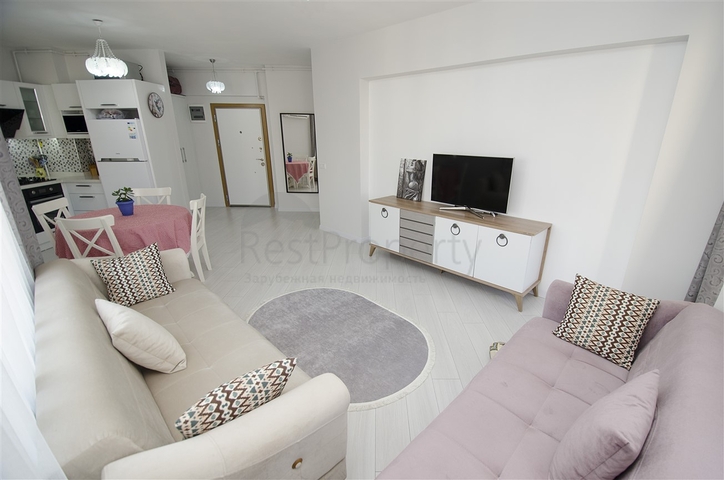 شقة 2 + 1 مع أثاث 5 دقائق سيرا على الأقدام إلى البحر في أنطاليا