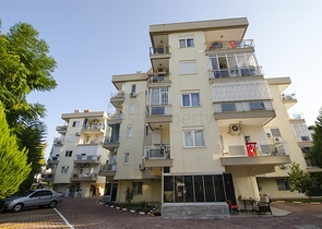 شقة 2 + 1 مع أثاث 5 دقائق سيرا على الأقدام إلى البحر في أنطاليا