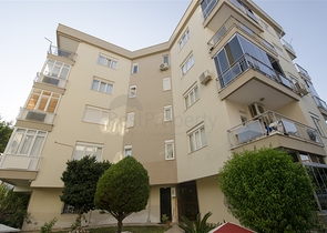 شقة 2 + 1 مع أثاث 5 دقائق سيرا على الأقدام إلى البحر في أنطاليا