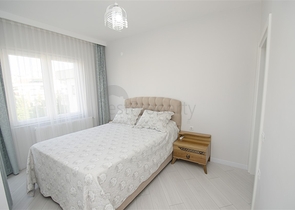 شقة 2 + 1 مع أثاث 5 دقائق سيرا على الأقدام إلى البحر في أنطاليا