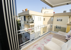 شقة 2 + 1 مع أثاث 5 دقائق سيرا على الأقدام إلى البحر في أنطاليا