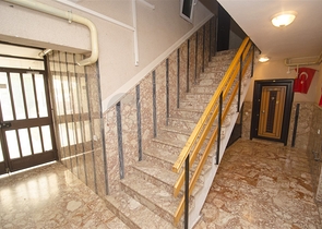 شقة 2 + 1 مع أثاث 5 دقائق سيرا على الأقدام إلى البحر في أنطاليا