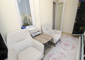 شقة 2 + 1 مع أثاث 5 دقائق سيرا على الأقدام إلى البحر في أنطاليا