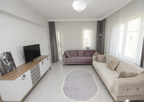 شقة 2 + 1 مع أثاث 5 دقائق سيرا على الأقدام إلى البحر في أنطاليا