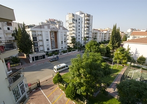 شقة 2 + 1 مع أثاث 5 دقائق سيرا على الأقدام إلى البحر في أنطاليا