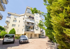 شقة 2 + 1 مع أثاث 5 دقائق سيرا على الأقدام إلى البحر في أنطاليا