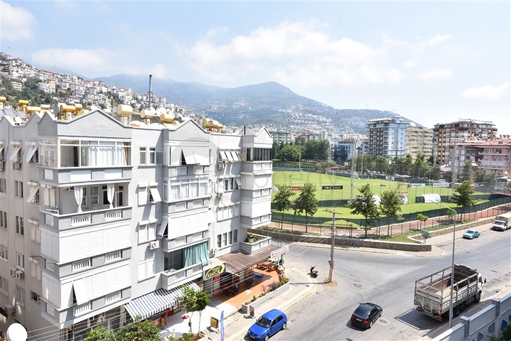 في المركز قريبة من الخدمات - شقة 1+1 - ضمن مجمع سكني فاخر / في مركز الانيا 