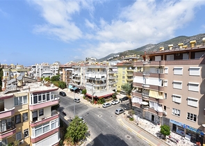 في المركز قريبة من الخدمات - شقة 1+1 - ضمن مجمع سكني فاخر / في مركز الانيا 