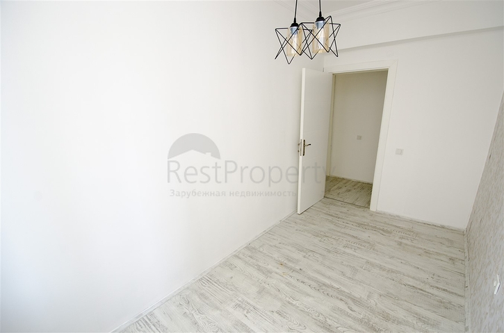 شقة من غرفتين وصالة مع مطبخ منفصل في ليمان كونيالتي