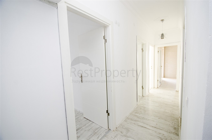 شقة من غرفتين وصالة مع مطبخ منفصل في ليمان كونيالتي