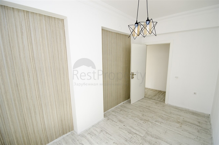 شقة من غرفتين وصالة مع مطبخ منفصل في ليمان كونيالتي