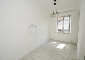 شقة من غرفتين وصالة مع مطبخ منفصل في ليمان كونيالتي