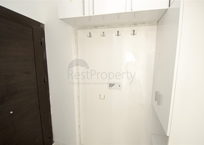 شقة من غرفتين وصالة مع مطبخ منفصل في ليمان كونيالتي