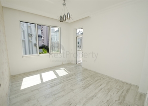 شقة من غرفتين وصالة مع مطبخ منفصل في ليمان كونيالتي