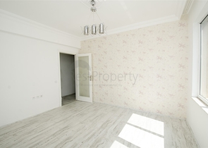 شقة من غرفتين وصالة مع مطبخ منفصل في ليمان كونيالتي