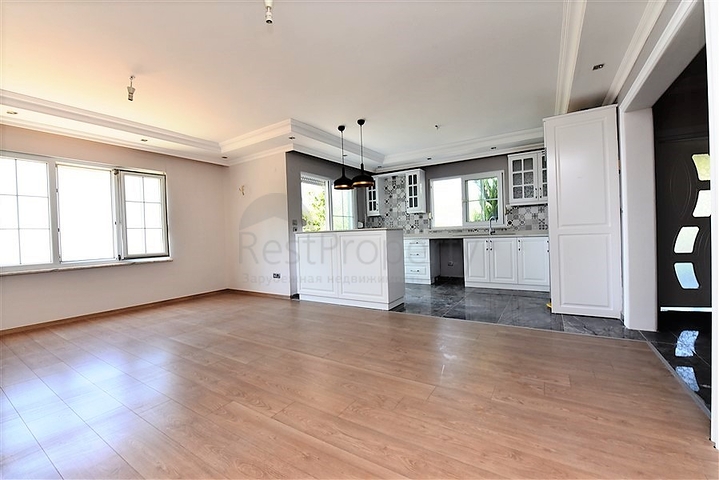 اطلالة بحرية - شقق ودوبلكس - في مركز الانيا