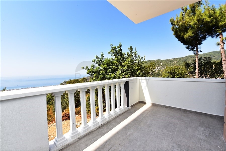 اطلالة بحرية - شقق ودوبلكس - في مركز الانيا