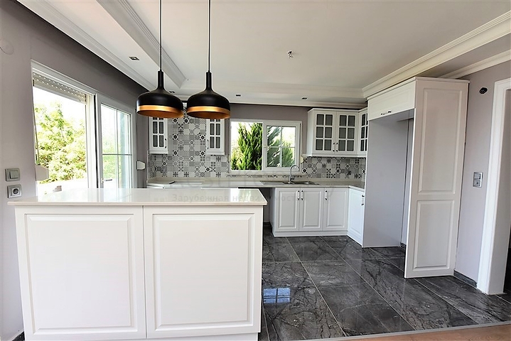 اطلالة بحرية - شقق ودوبلكس - في مركز الانيا